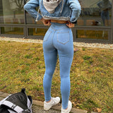 Hellblau